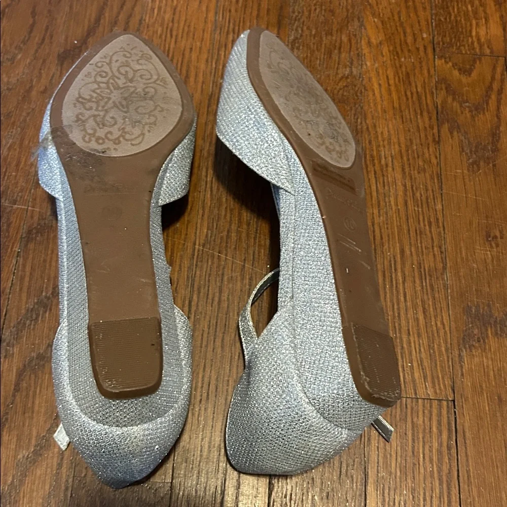 Silver sparkle dress shoes women’s 10 - Picture 3 of 3